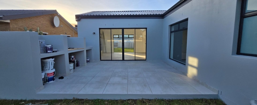 4 Bedroom Property for Sale in Franskraal Western Cape